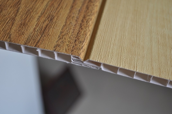 La forma leggera del quadrato/rettangolo dei pannelli per soffitti del PVC del bagno ha personalizzato il modello